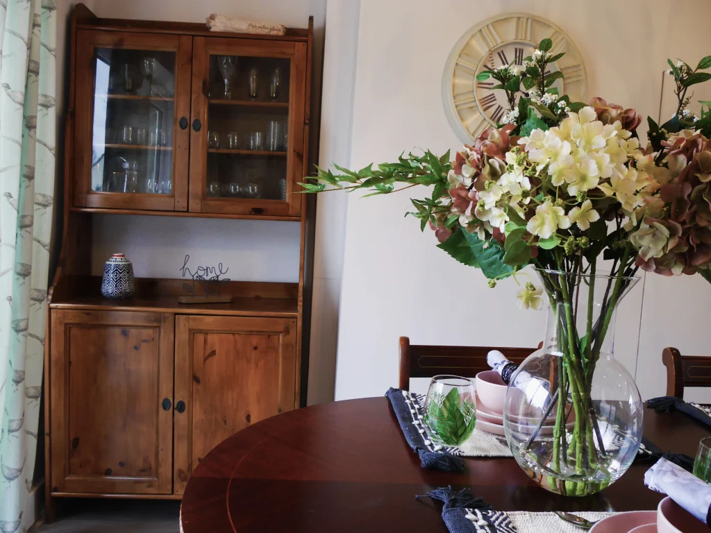 Sutton-dining-3